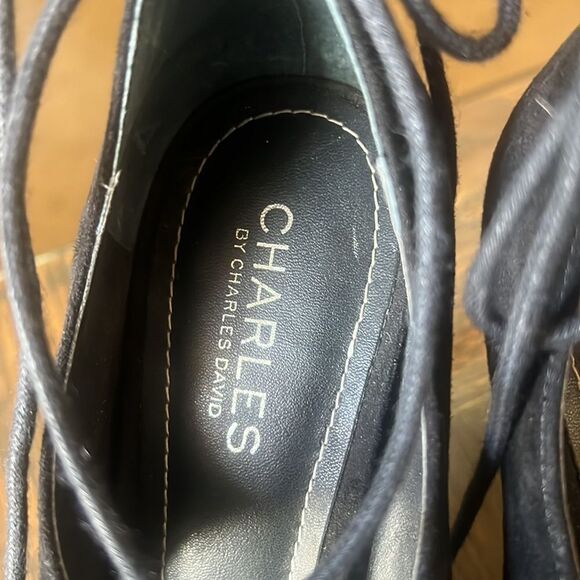 Charles David Suede Pump with Ankle strap - Picture 6 of 7